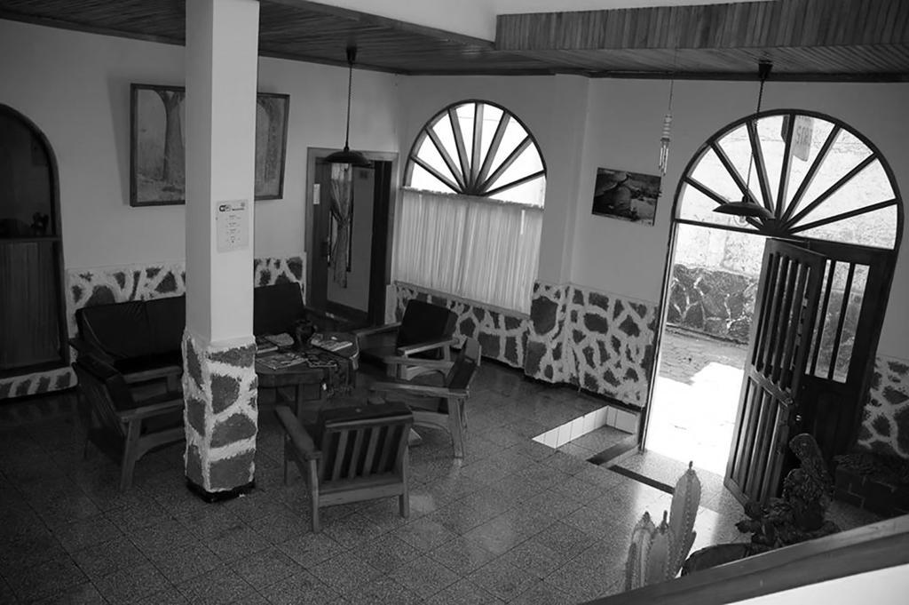 Hostal Castro Galapagos Puerto Ayora  Buitenkant foto