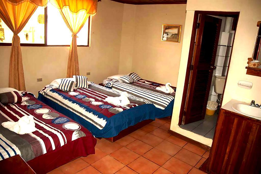 Hostal Castro Galapagos Puerto Ayora  Kamer foto